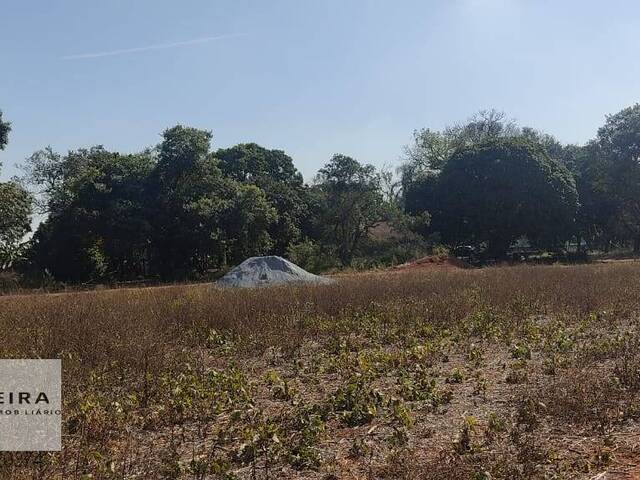#240 - Área / lotes / Terrenos para Venda em Araçoiaba da Serra - SP - 2